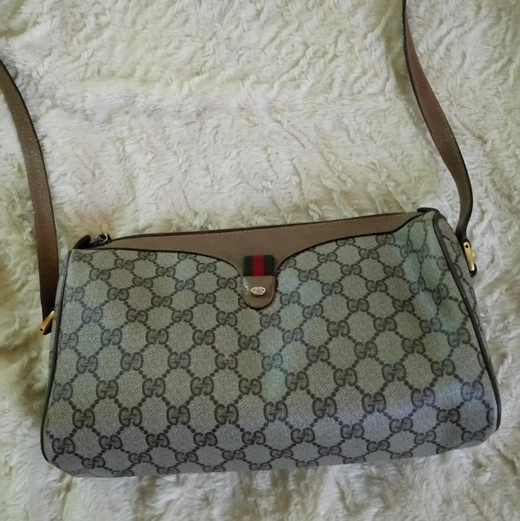 Gucci Handbags - Gucci Vintage Crossbody Bag